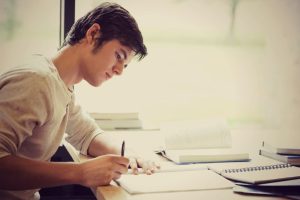 Estudiante retomando la formación sin tener la ESO